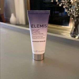 Elemis Skincare Peptide4 Plumping Pillow Facial